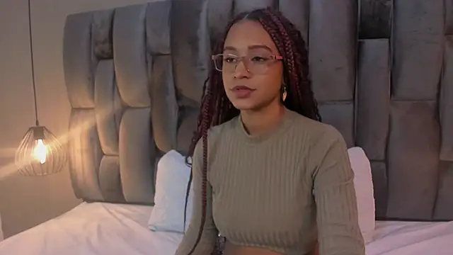 Lorena Vieira  online show from March 7, 2025, 6:54 pm