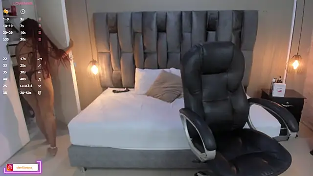 Lorena Vieira  online show from March 10, 2025, 8:12 pm