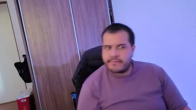 Snapshot of bearcloudcomputa chatting on November 17, 2025, 9:53 pm bearcloudcomputa online show from November 17, 2025, 9:53 pm