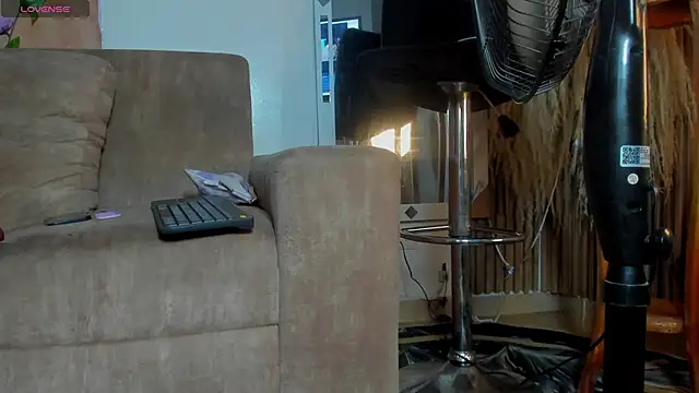 adhara hotter online show from October 25, 2025, 7:41 pm