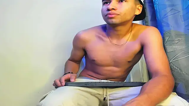 andy 0018 online show from December 27, 2024, 9:28 am