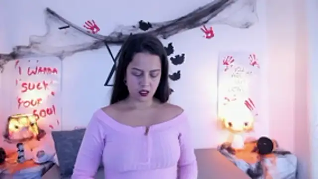 LunaSmitt online show from October 15, 2025, 11:49 pm