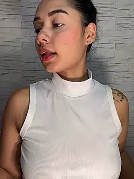  Luana online show from June 18, 2026, 12:33 am