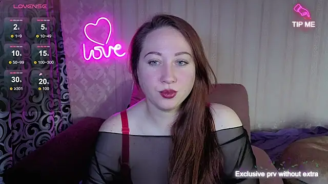 KellyCrystall online show from October 30, 2025, 3:41 am