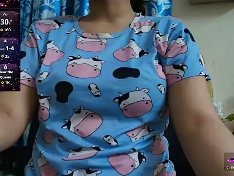 Snapshot of Reika_01 chatting on June 18, 2026, 2:01 am Reika 01 online show from June 18, 2026, 2:01 am