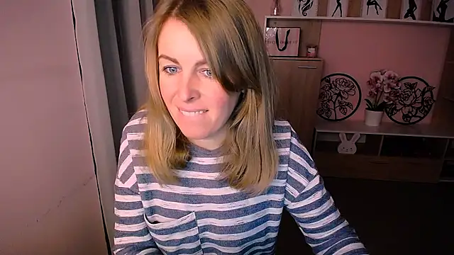 Hot Milady online show from January 13, 2025, 8:05 am