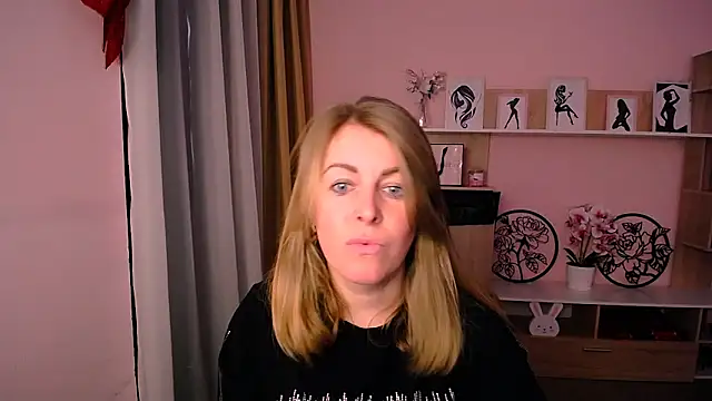 Hot Milady online show from January 15, 2025, 8:20 am