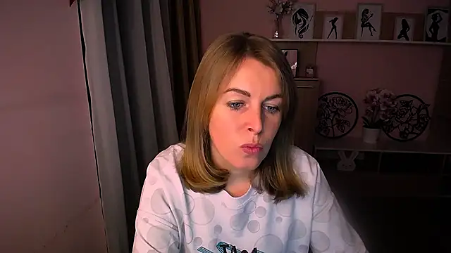 Hot Milady online show from January 21, 2025, 8:08 am