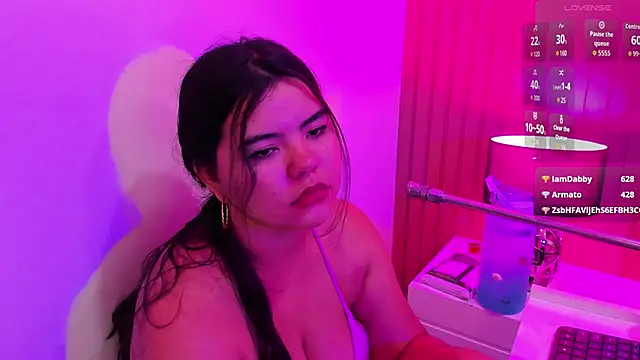 klhoe boobs online show from February 19, 2026, 3:46 am