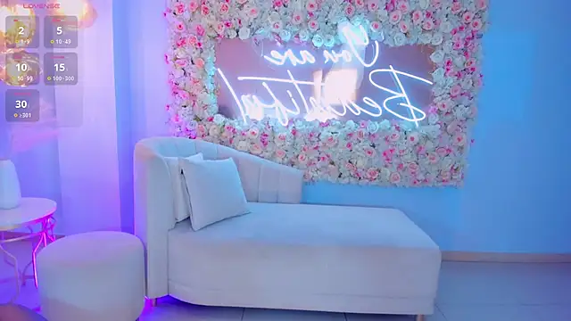 ValeriaRoldanX online show from February 4, 2025, 6:25 am