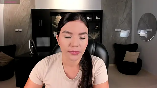 ValeriaRoldanX online show from October 26, 2025, 11:09 pm