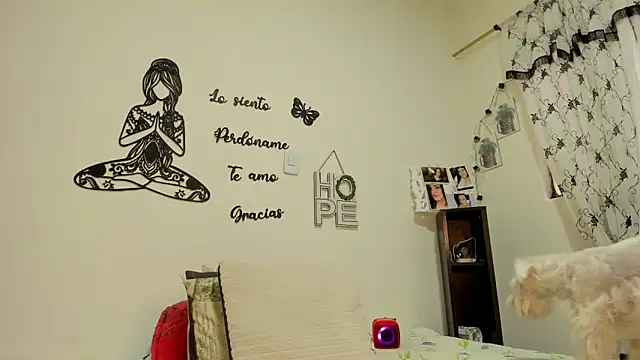 barbaara   online show from October 16, 2025, 3:13 pm