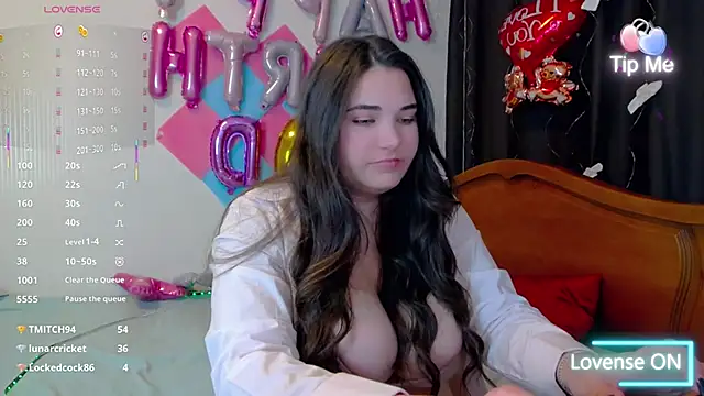 Lillianhot68 online show from February 20, 2025, 4:57 pm