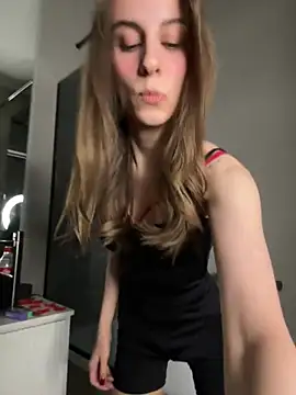 HellPeach online show from February 17, 2025, 1:36 am