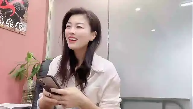 QianF-666 online show from November 7, 2025, 4:23 am