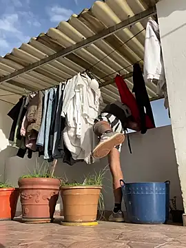 JuanZapata33 online show from December 16, 2024, 9:09 pm