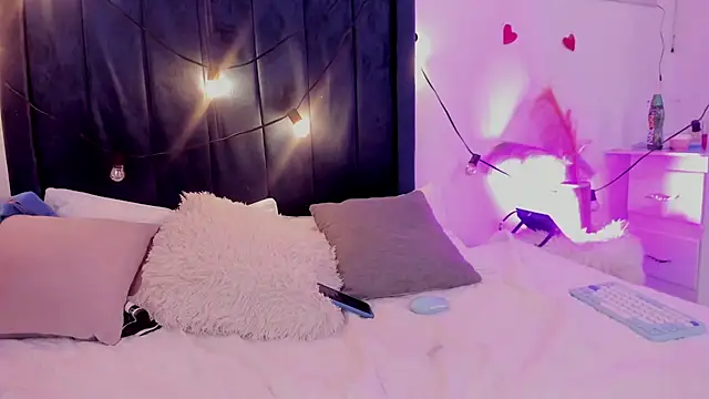 CamiloDoumit online show from February 16, 2025, 8:10 am