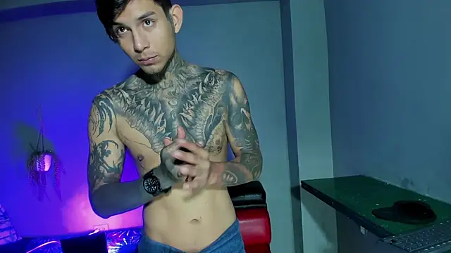 Travistanner 28 online show from September 25, 2025, 12:20 pm