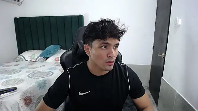 man dur07 online show from September 27, 2025, 10:37 pm