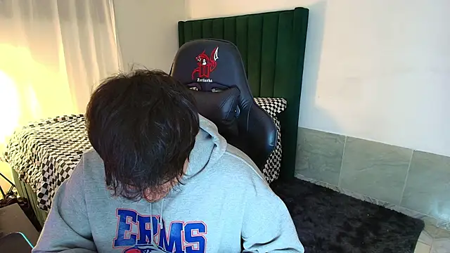 man dur07 online show from January 7, 2026, 4:48 am