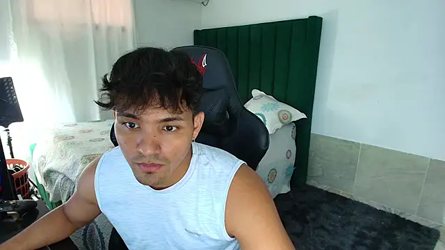 man dur07 online show from March 18, 2026, 9:40 pm