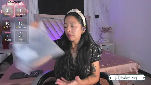 Valery wang online show from November 6, 2025, 11:44 am