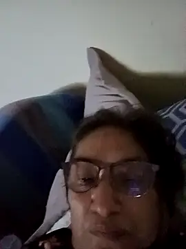 florecita69 online show from October 3, 2025, 9:06 am