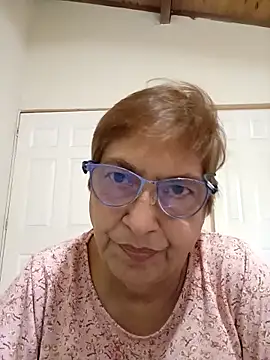 florecita69 online show from December 17, 2025, 1:50 pm