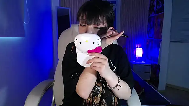 kittyhouse hs online show from September 18, 2025, 9:39 pm