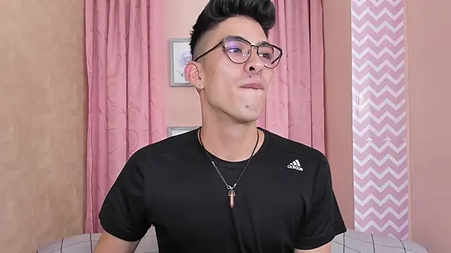 Snapshot of Ryan_Clark_ chatting on December 16, 2024, 5:54 pm Ryan Clark online show from December 16, 2024, 5:54 pm