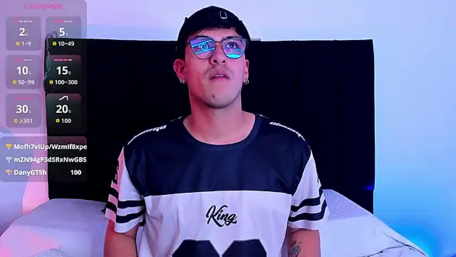 Snapshot of Ryan_Clark_ chatting on March 27, 2026, 11:04 pm Ryan Clark online show from March 27, 2026, 11:04 pm