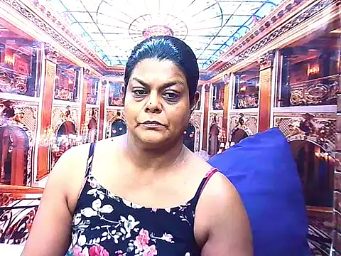 indianCherryPie online show from December 22, 2025, 5:48 am