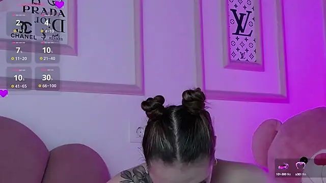 Abby  White online show from September 12, 2025, 3:45 pm