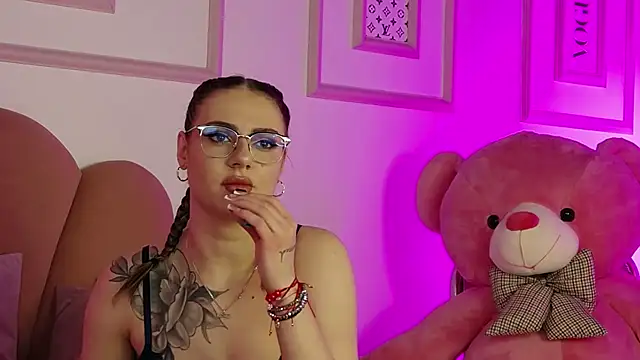 Abby  White online show from March 7, 2026, 5:32 pm