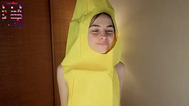 MaryJacksoon online show from October 31, 2025, 8:04 am