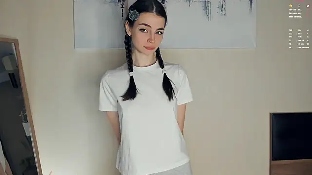 MaryJacksoon online show from April 12, 2026, 7:46 am