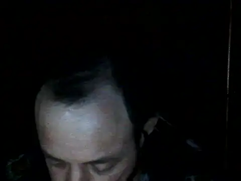Snapshot of Leocesar37 chatting on September 17, 2025, 10:17 am Leocesar37 online show from September 17, 2025, 10:17 am