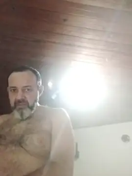 Leocesar37 online show from November 16, 2025, 3:12 am