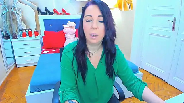 Snapshot of LauraSin chatting on March 11, 2025, 4:10 am LauraSin online show from March 11, 2025, 4:10 am