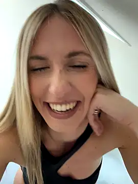 lola tentatiion online show from October 19, 2025, 3:34 pm