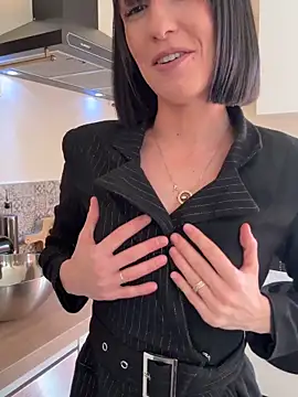 lola tentatiion online show from March 12, 2026, 9:04 am