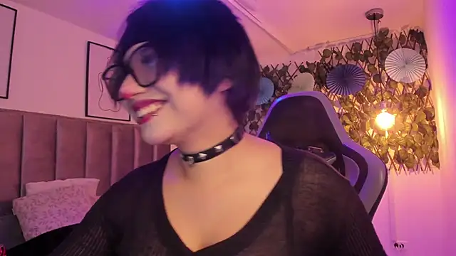 Kitty Gang online show from April 18, 2026, 1:42 am