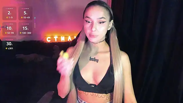 MilaAsh online show from April 15, 2026, 4:19 am