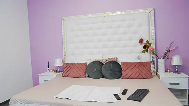 Lenna Paul online show from February 28, 2025, 4:32 am