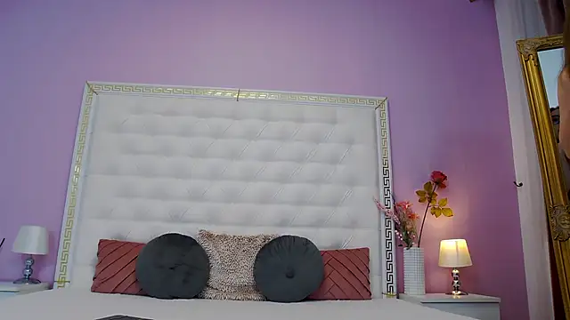 Lenna Paul online show from November 14, 2025, 4:55 am