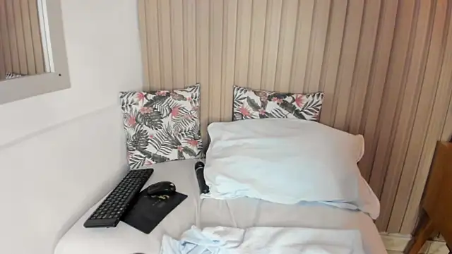 Snapshot of emma_collson chatting on February 25, 2025, 8:14 am emma collson online show from February 25, 2025, 8:14 am