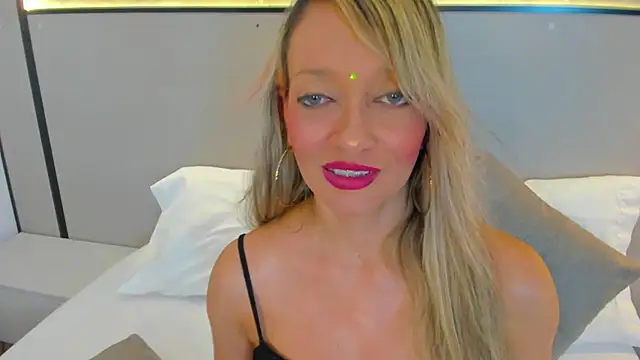 Snapshot of emma_collson chatting on September 13, 2025, 2:33 am emma collson online show from September 13, 2025, 2:33 am