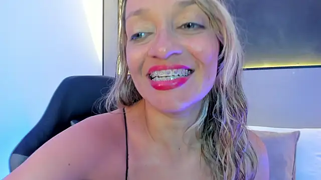 Snapshot of emma_collson chatting on September 21, 2025, 2:35 am emma collson online show from September 21, 2025, 2:35 am