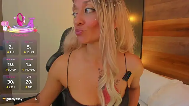 Snapshot of emma_collson chatting on October 28, 2025, 2:37 am emma collson online show from October 28, 2025, 2:37 am