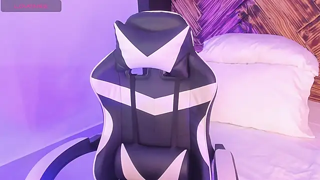 Snapshot of emma_collson chatting on November 15, 2025, 8:38 pm emma collson online show from November 15, 2025, 8:38 pm